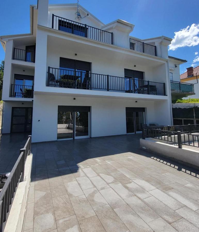 Fantasia Del Mare Apartment And Rooms Dramalj Exterior foto