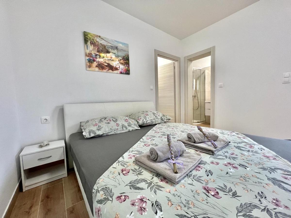 Fantasia Del Mare Apartment And Rooms Dramalj Exterior foto